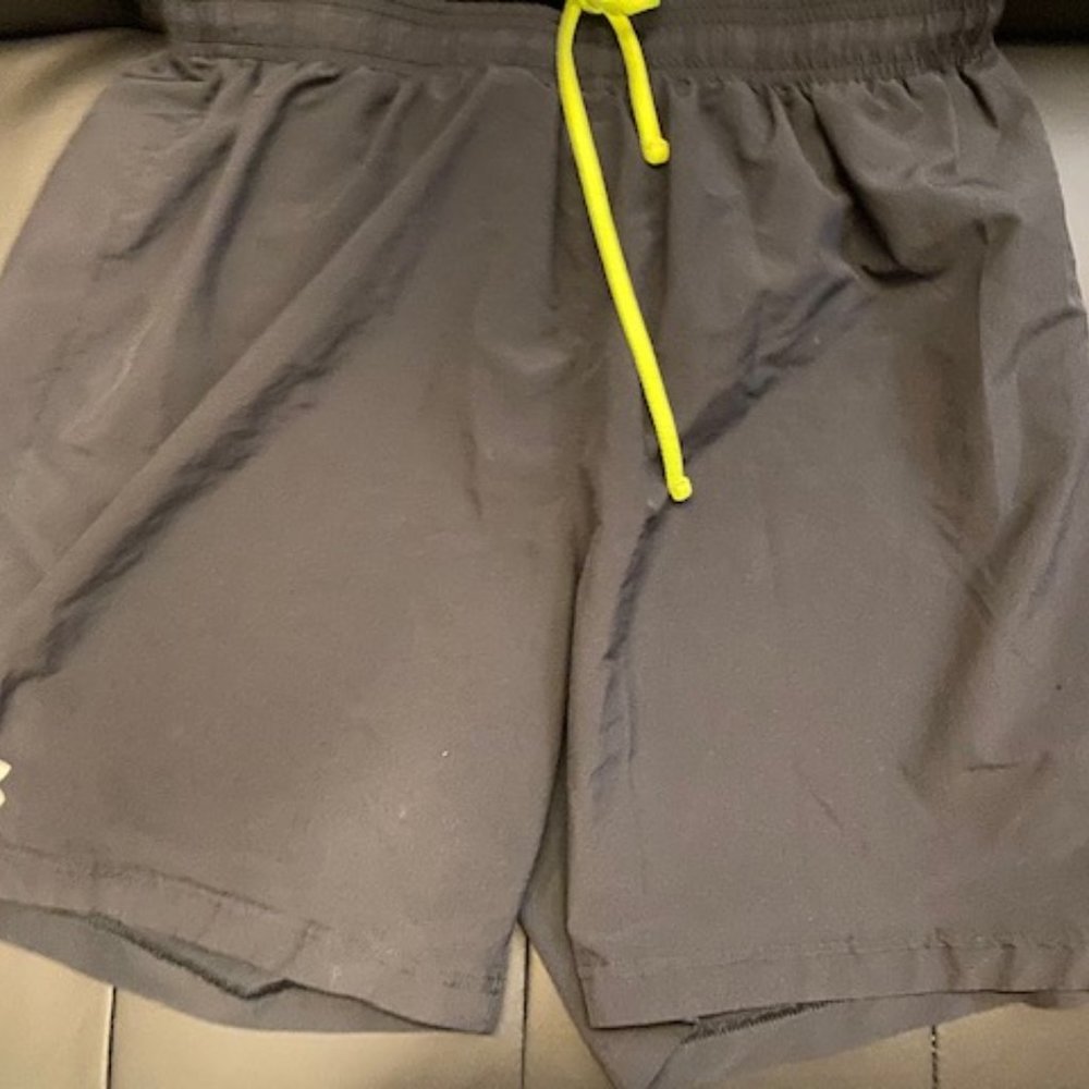 Large Underarmour running shorts
